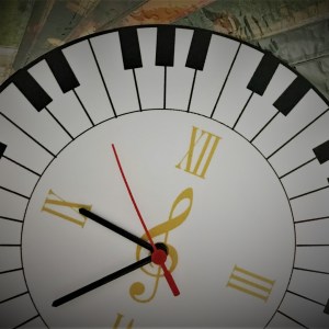 Minimal gold wall clock...by Ezeni